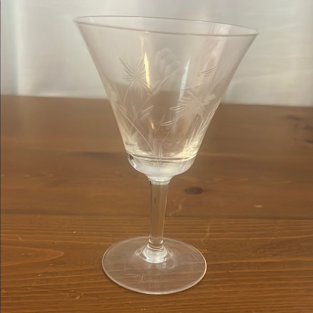 Vintage 4 inches in‎ height etched glass
